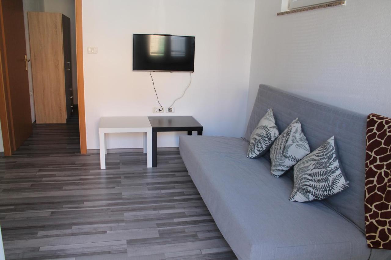 Apartment Frleta ウマグ エクステリア 写真