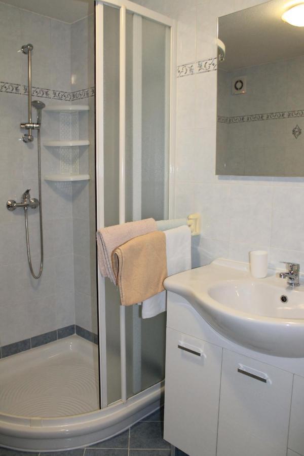 Apartment Frleta ウマグ エクステリア 写真